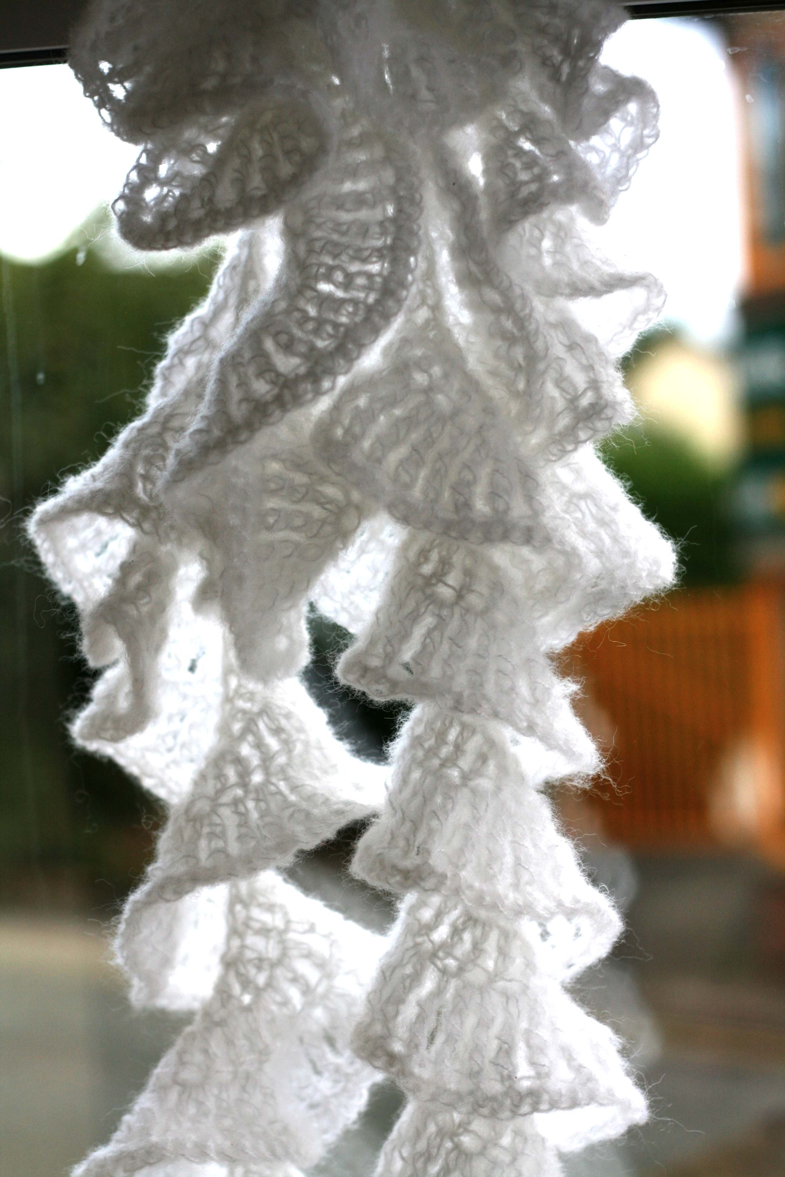 White Christmas in Thread Crochet - FREE Crochet Patterns - Maggie